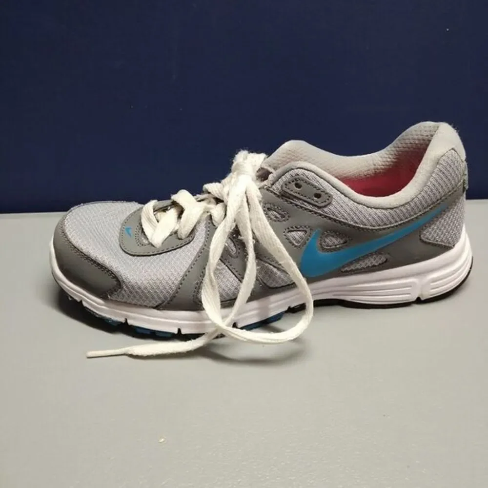 Nike‎ Revolution 2 Running Sneakers Womens Size 8 Gray Mesh Lace Up 554902-006